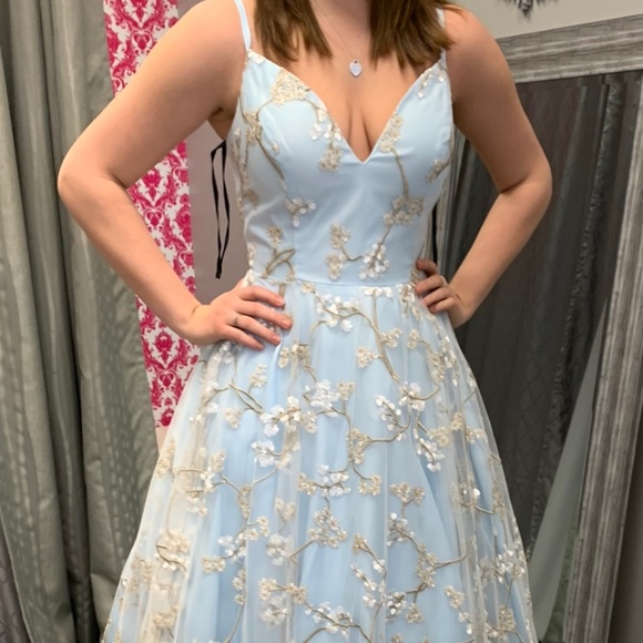 Prom Dress - Picture 1 of 4